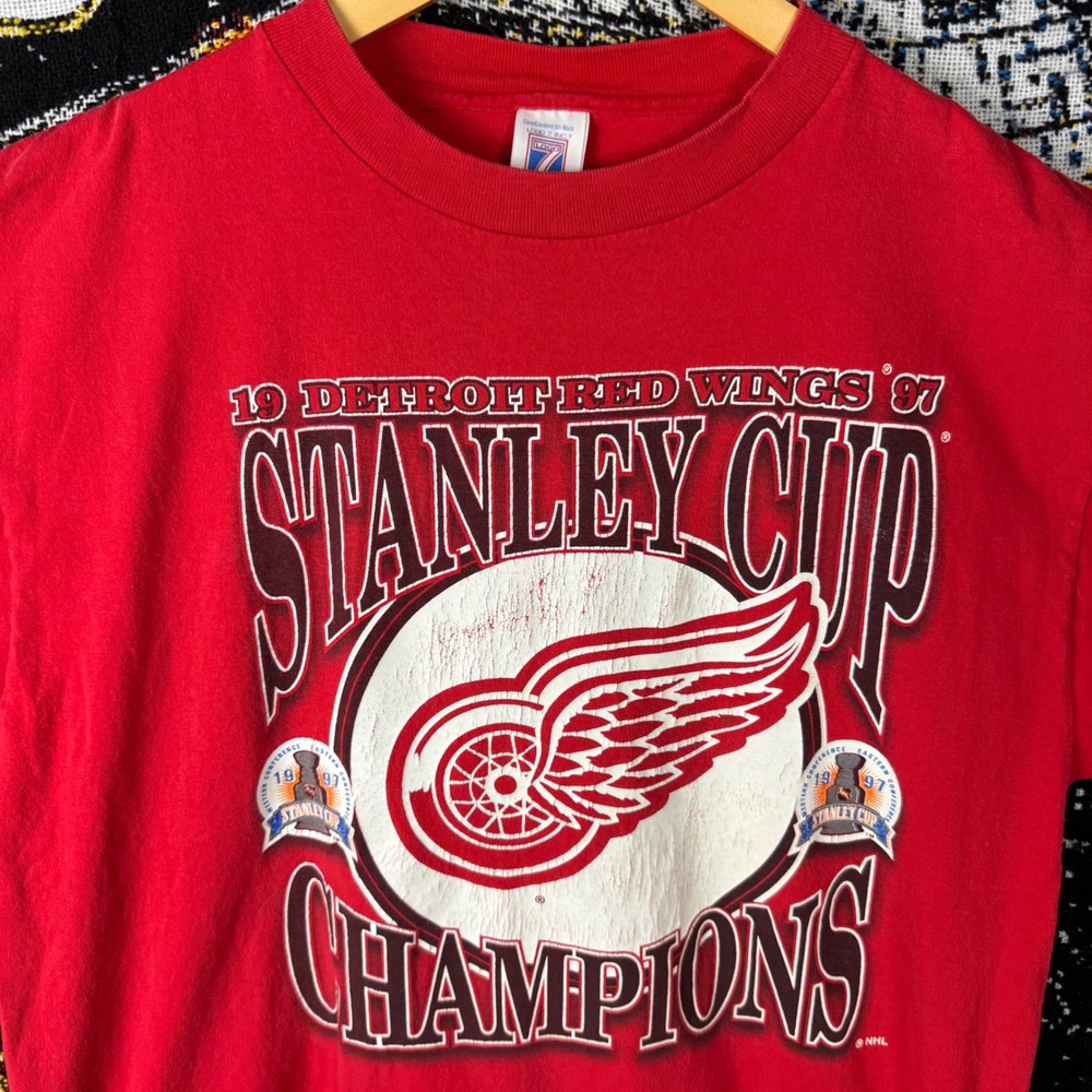 Vintage 1997 Detroit Red Wings Stanley Cup Champions T-Shirt Logo 7 Red XL NHL